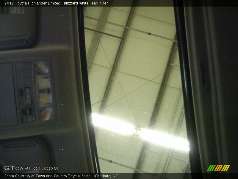 Blizzard White Pearl / Ash 2012 Toyota Highlander Limited