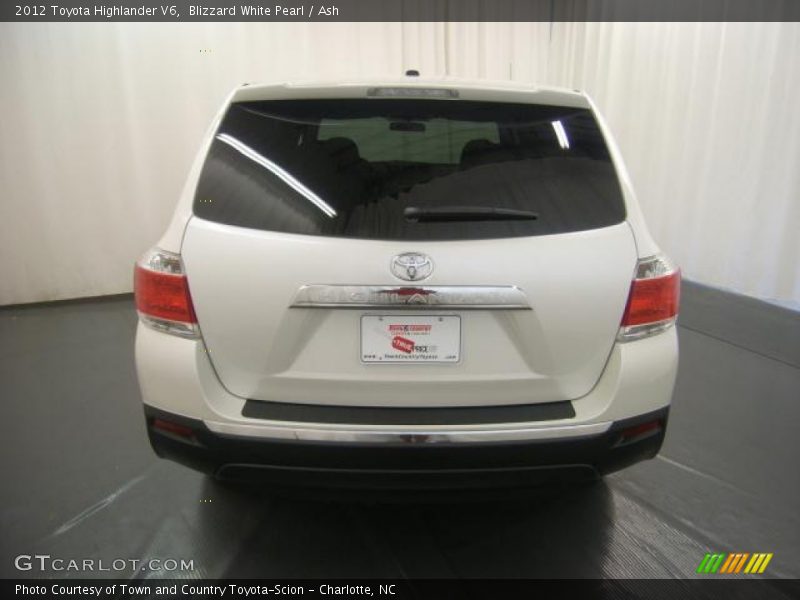 Blizzard White Pearl / Ash 2012 Toyota Highlander V6