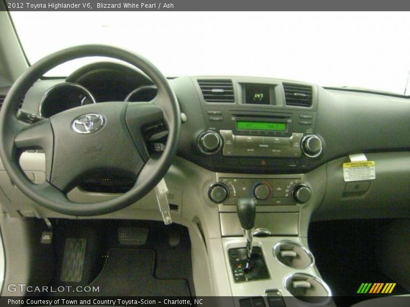 Blizzard White Pearl / Ash 2012 Toyota Highlander V6