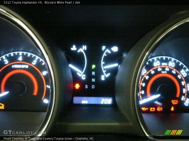 Blizzard White Pearl / Ash 2012 Toyota Highlander V6