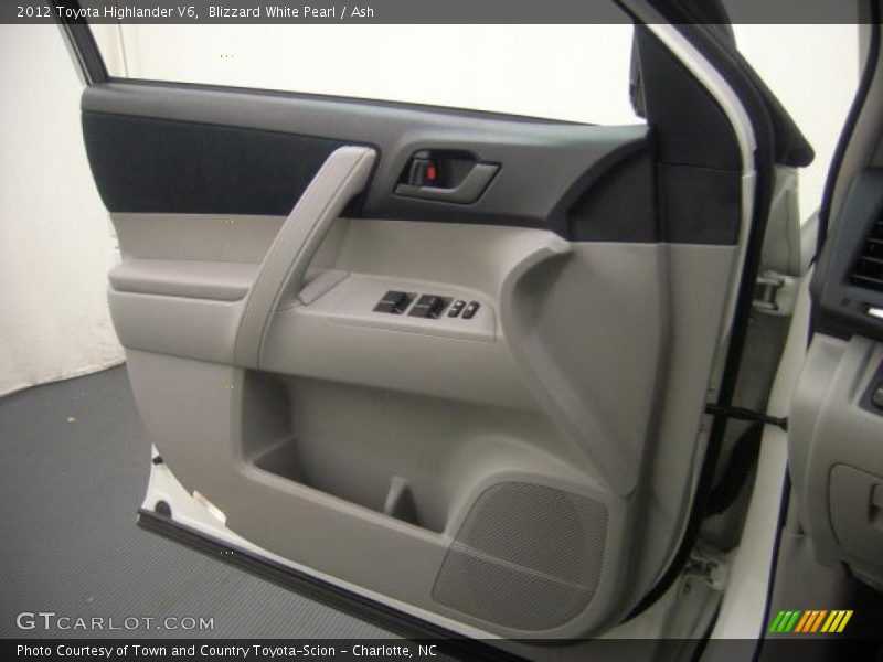 Blizzard White Pearl / Ash 2012 Toyota Highlander V6