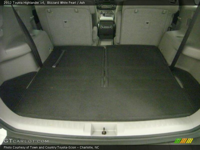 Blizzard White Pearl / Ash 2012 Toyota Highlander V6