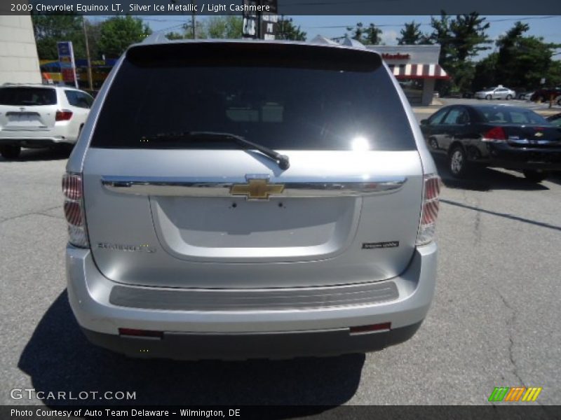 Silver Ice Metallic / Light Cashmere 2009 Chevrolet Equinox LT