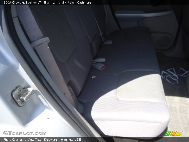 Silver Ice Metallic / Light Cashmere 2009 Chevrolet Equinox LT