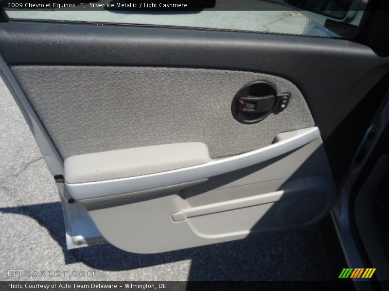 Silver Ice Metallic / Light Cashmere 2009 Chevrolet Equinox LT