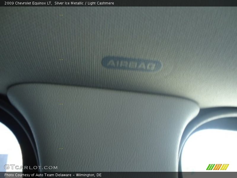 Silver Ice Metallic / Light Cashmere 2009 Chevrolet Equinox LT