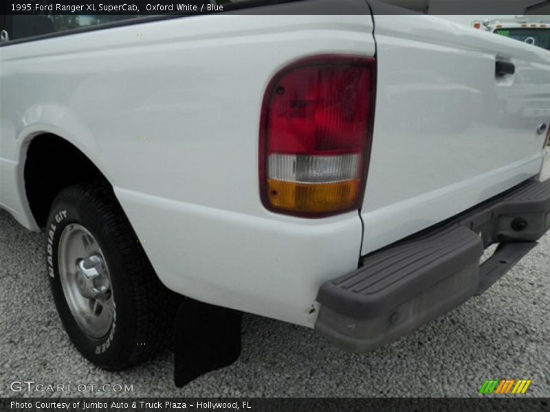 Oxford White / Blue 1995 Ford Ranger XL SuperCab