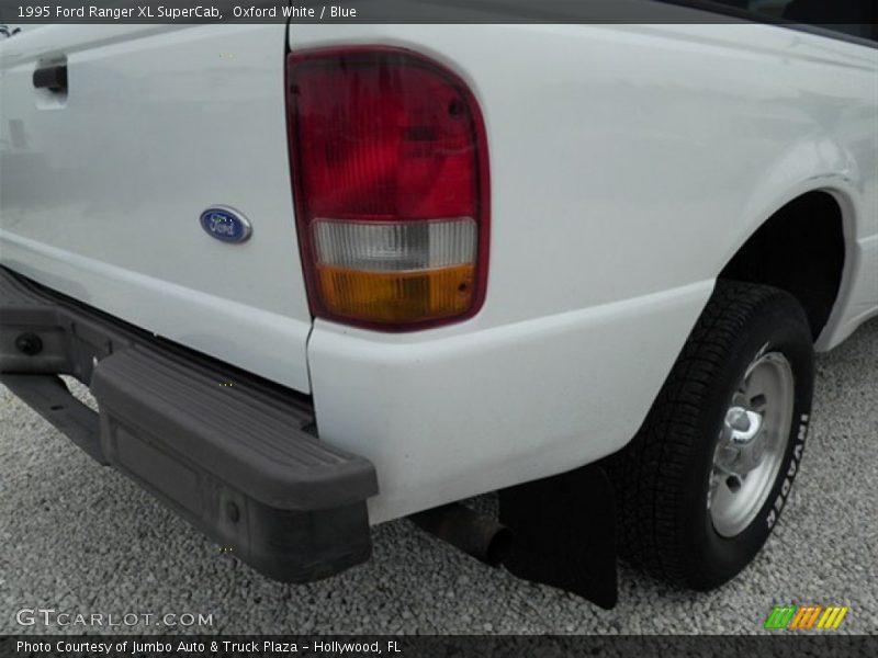 Oxford White / Blue 1995 Ford Ranger XL SuperCab