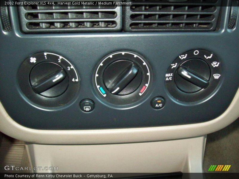 Harvest Gold Metallic / Medium Parchment 2002 Ford Explorer XLS 4x4