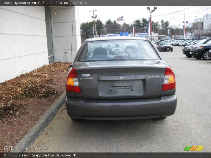 Charcoal gray / Gray 2000 Hyundai Accent GL Sedan