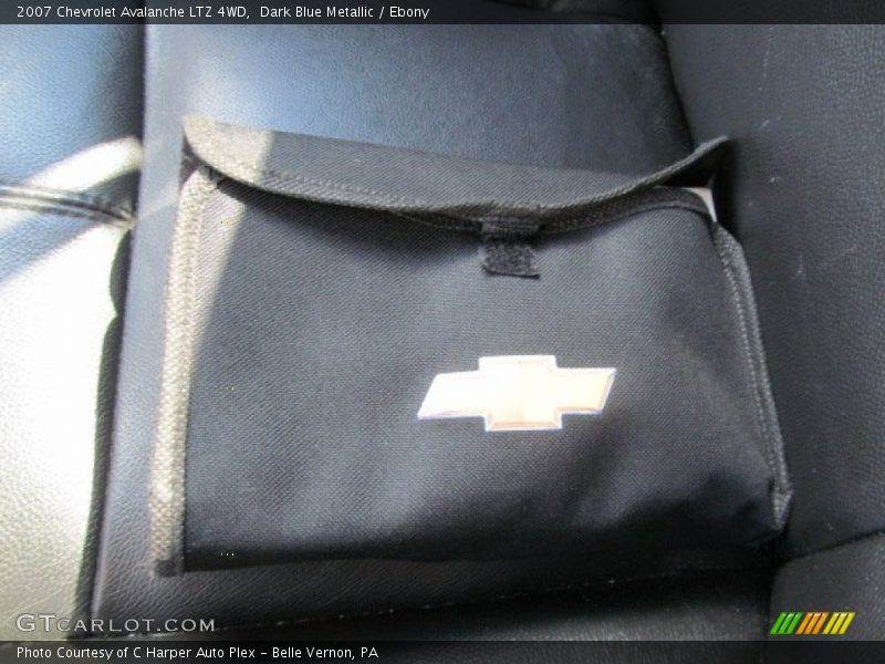 Dark Blue Metallic / Ebony 2007 Chevrolet Avalanche LTZ 4WD