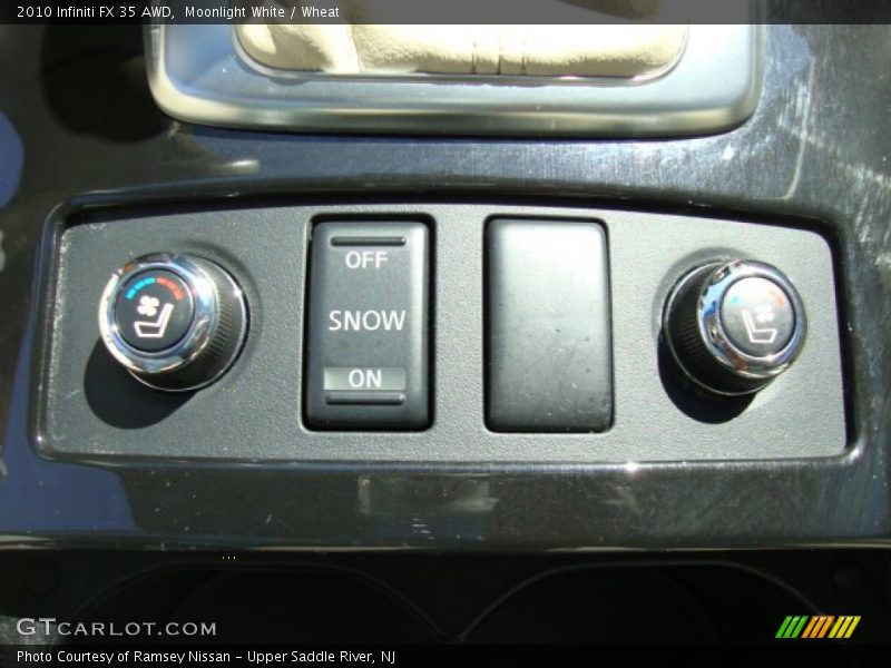 Moonlight White / Wheat 2010 Infiniti FX 35 AWD