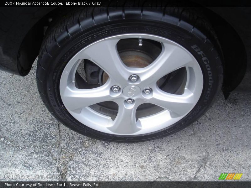 Ebony Black / Gray 2007 Hyundai Accent SE Coupe