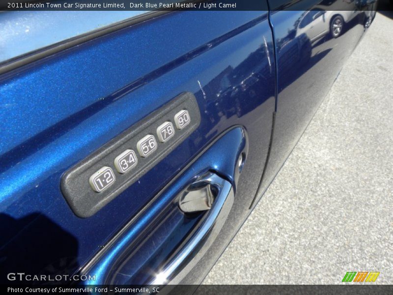 Dark Blue Pearl Metallic / Light Camel 2011 Lincoln Town Car Signature Limited