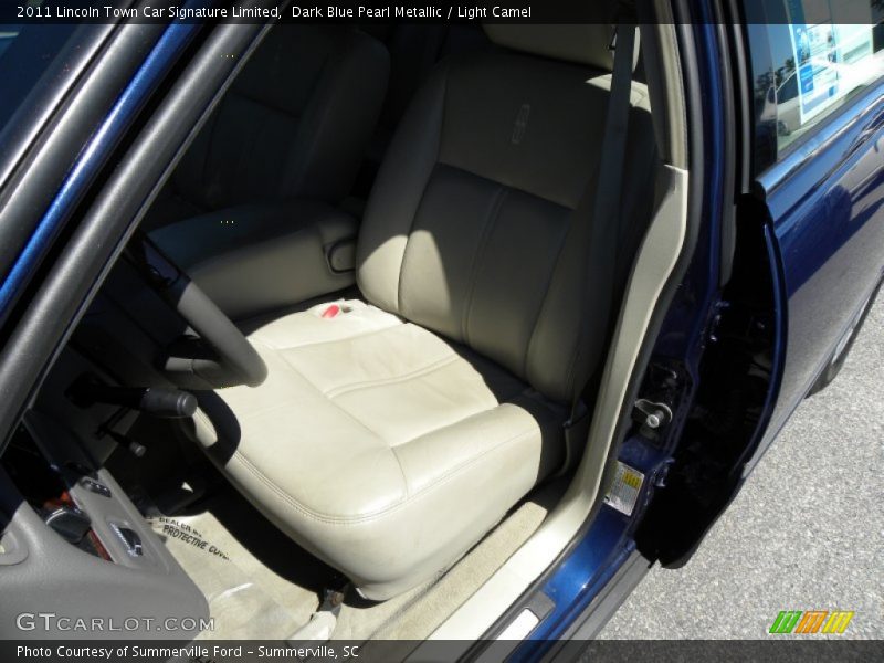 Dark Blue Pearl Metallic / Light Camel 2011 Lincoln Town Car Signature Limited