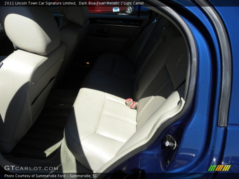 Dark Blue Pearl Metallic / Light Camel 2011 Lincoln Town Car Signature Limited