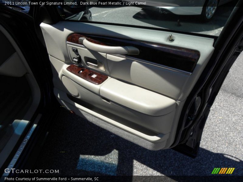 Dark Blue Pearl Metallic / Light Camel 2011 Lincoln Town Car Signature Limited
