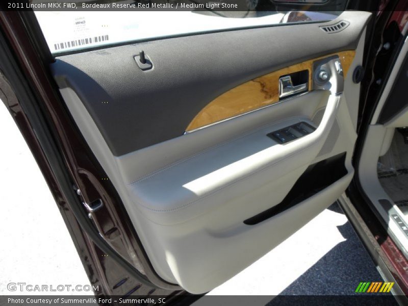 Bordeaux Reserve Red Metallic / Medium Light Stone 2011 Lincoln MKX FWD