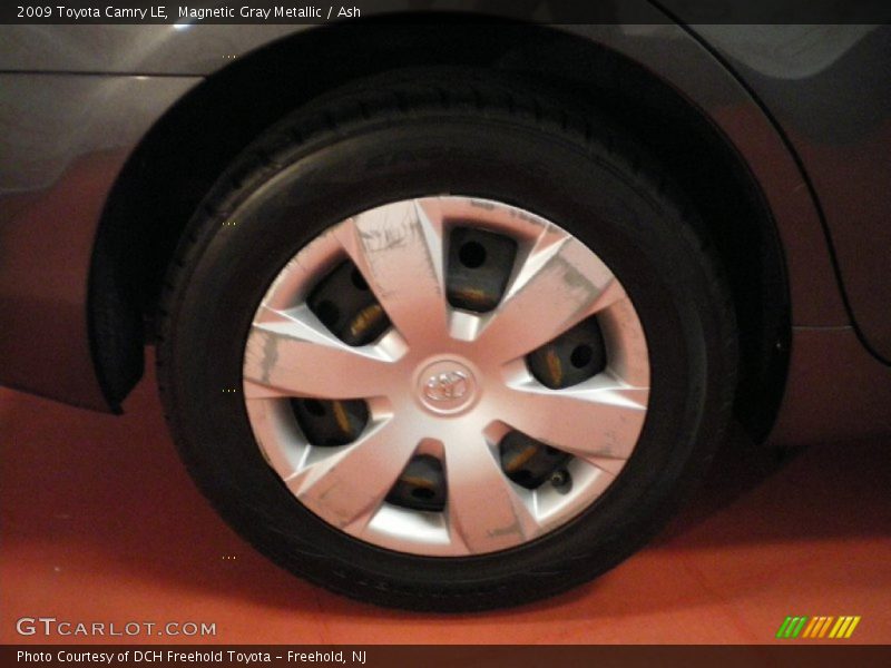 Magnetic Gray Metallic / Ash 2009 Toyota Camry LE