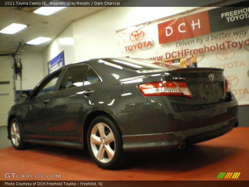 Magnetic Gray Metallic / Dark Charcoal 2011 Toyota Camry SE