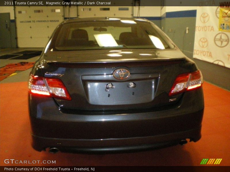 Magnetic Gray Metallic / Dark Charcoal 2011 Toyota Camry SE