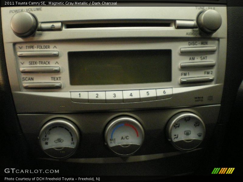 Magnetic Gray Metallic / Dark Charcoal 2011 Toyota Camry SE