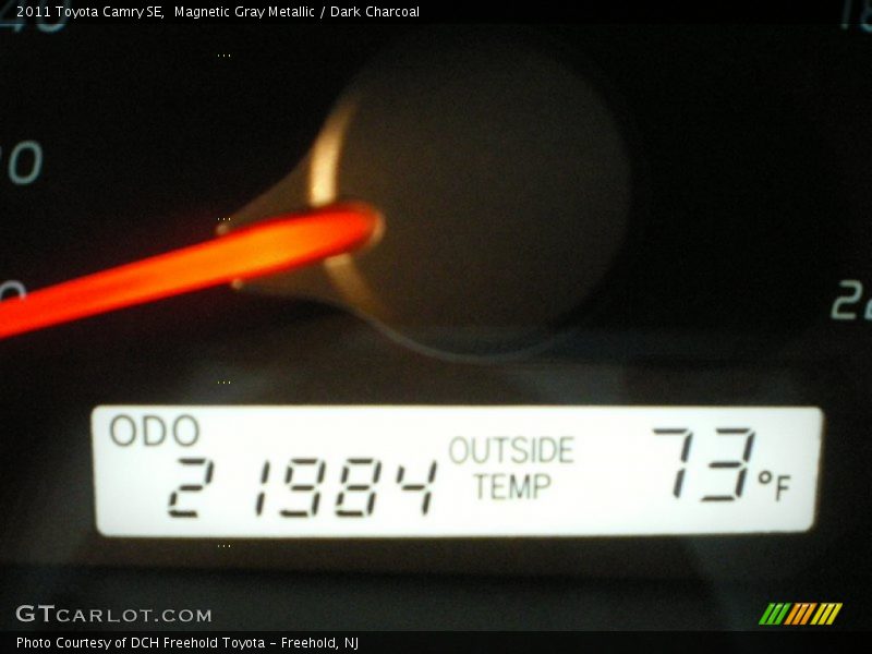 Magnetic Gray Metallic / Dark Charcoal 2011 Toyota Camry SE
