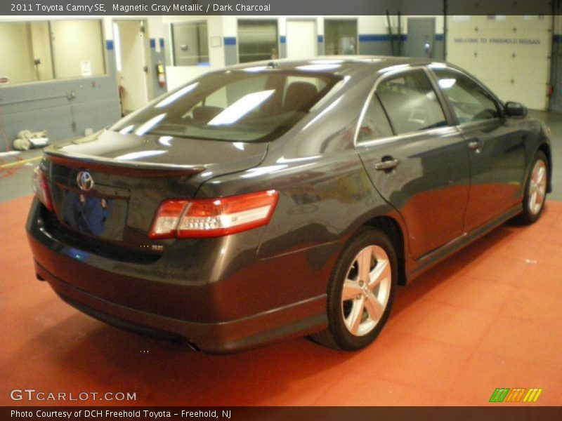 Magnetic Gray Metallic / Dark Charcoal 2011 Toyota Camry SE