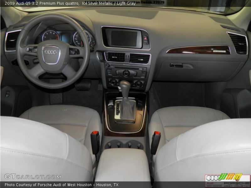Ice Silver Metallic / Light Gray 2009 Audi Q5 3.2 Premium Plus quattro