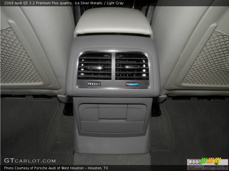 Ice Silver Metallic / Light Gray 2009 Audi Q5 3.2 Premium Plus quattro
