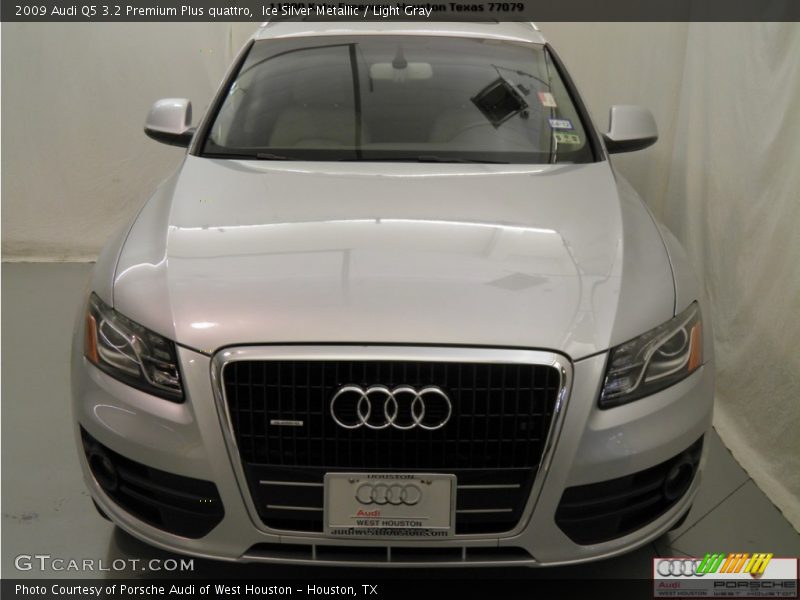 Ice Silver Metallic / Light Gray 2009 Audi Q5 3.2 Premium Plus quattro
