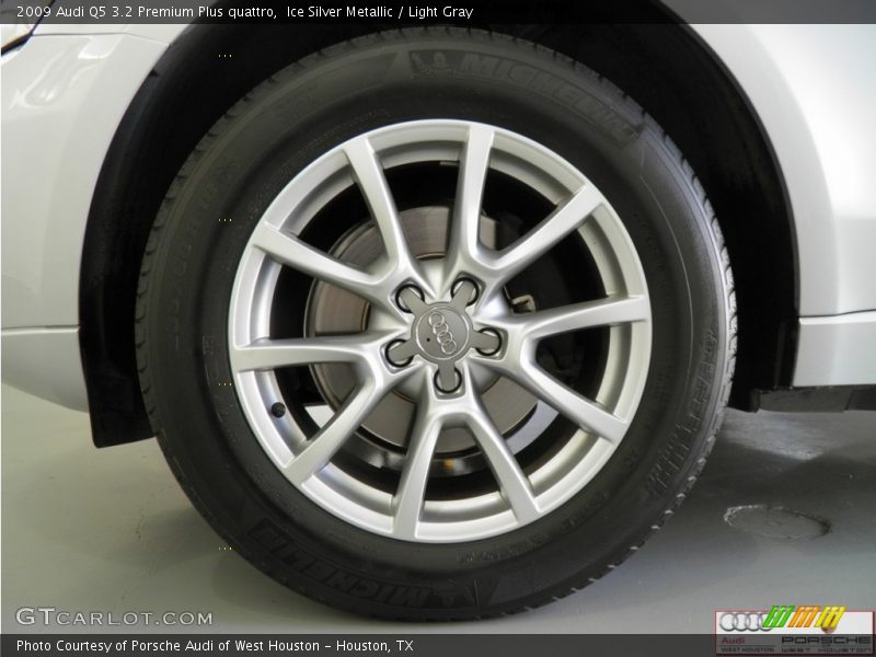 Ice Silver Metallic / Light Gray 2009 Audi Q5 3.2 Premium Plus quattro