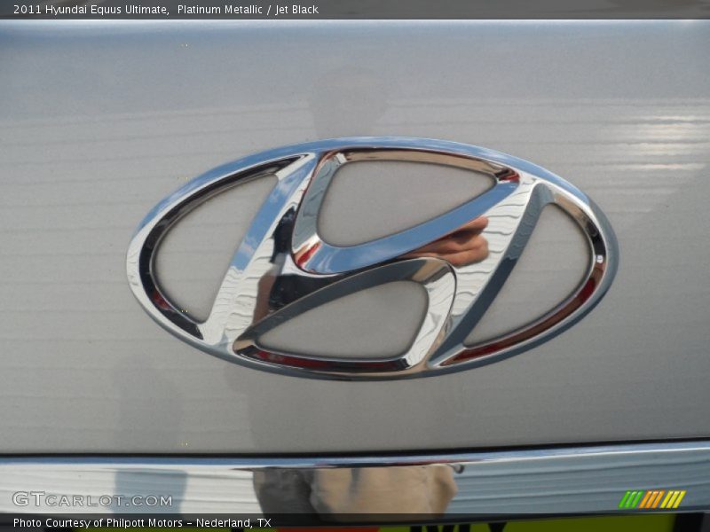 Platinum Metallic / Jet Black 2011 Hyundai Equus Ultimate