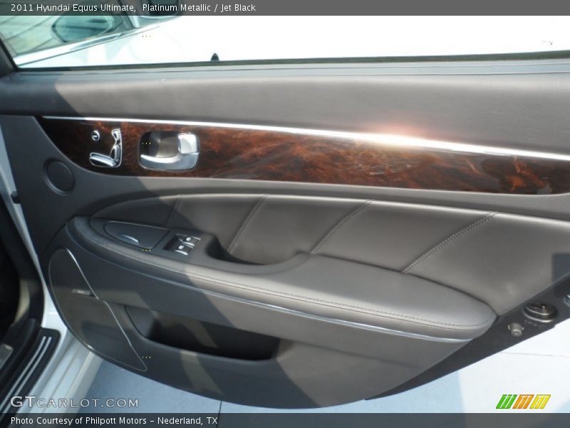 Platinum Metallic / Jet Black 2011 Hyundai Equus Ultimate