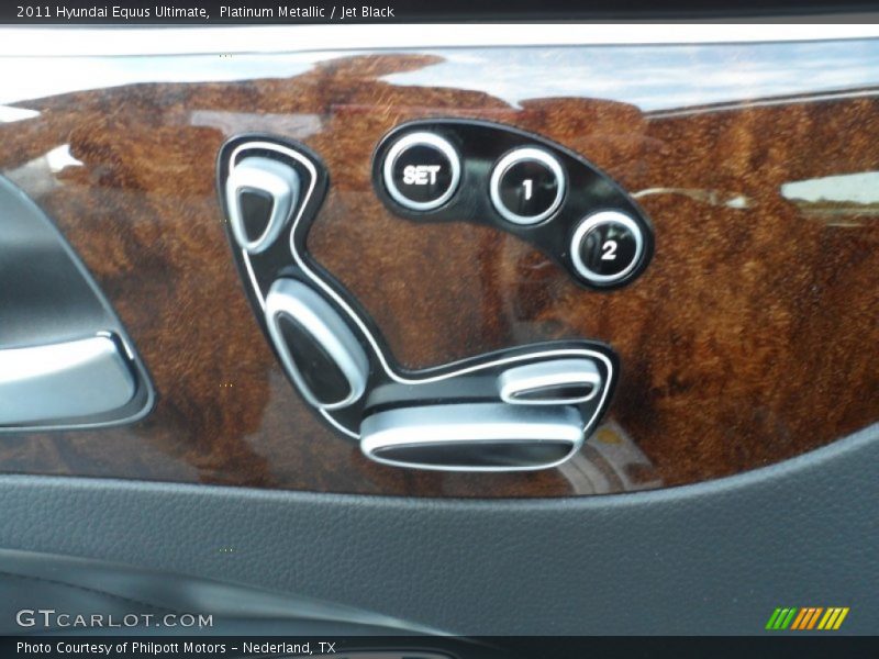 Platinum Metallic / Jet Black 2011 Hyundai Equus Ultimate
