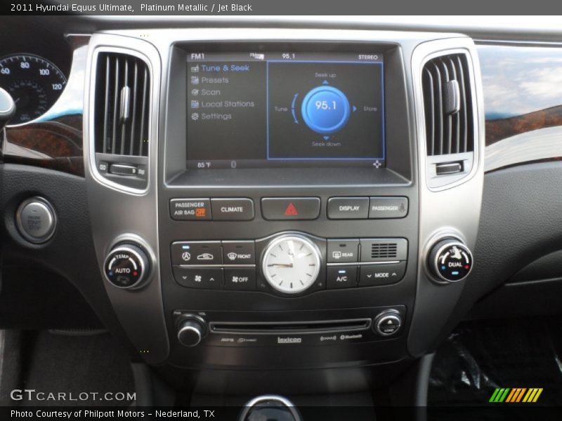 Platinum Metallic / Jet Black 2011 Hyundai Equus Ultimate