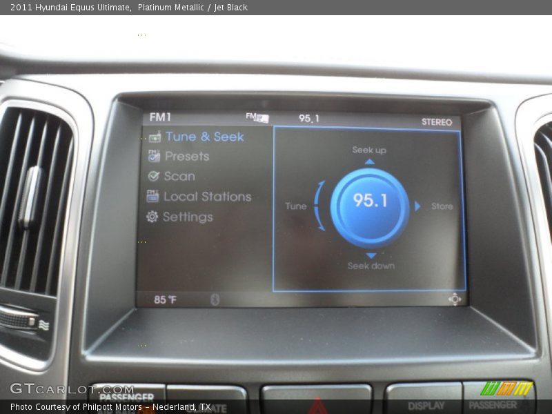 Platinum Metallic / Jet Black 2011 Hyundai Equus Ultimate