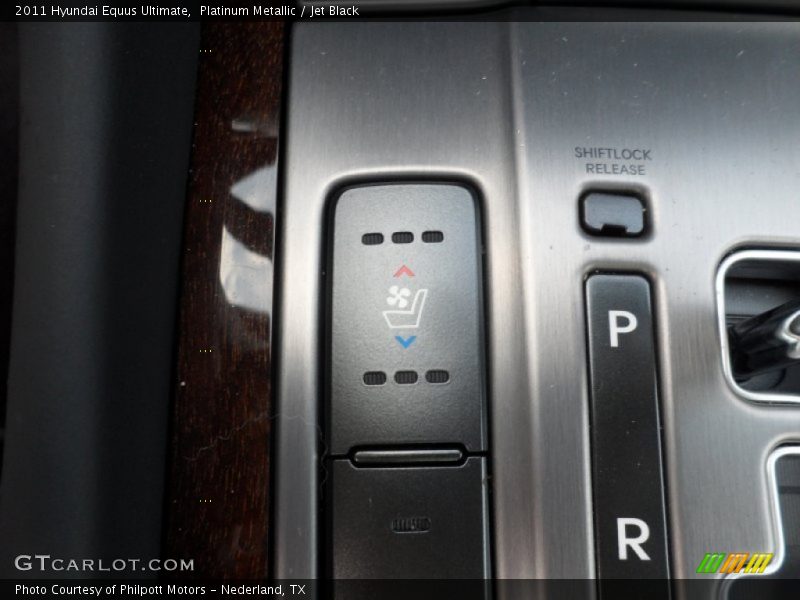 Platinum Metallic / Jet Black 2011 Hyundai Equus Ultimate