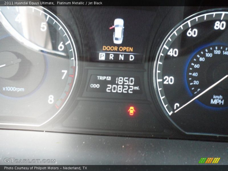 Platinum Metallic / Jet Black 2011 Hyundai Equus Ultimate