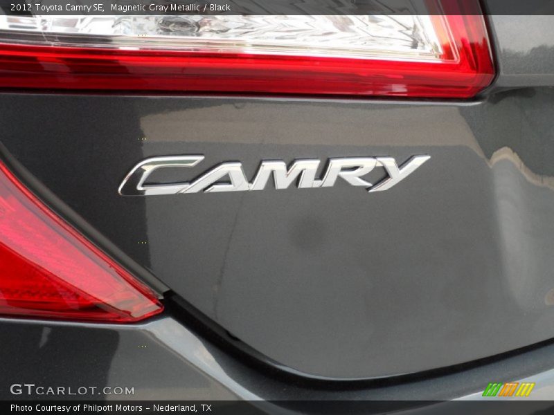 Magnetic Gray Metallic / Black 2012 Toyota Camry SE