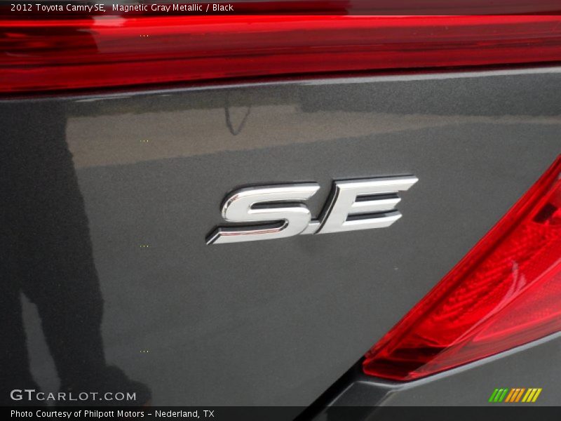 Magnetic Gray Metallic / Black 2012 Toyota Camry SE