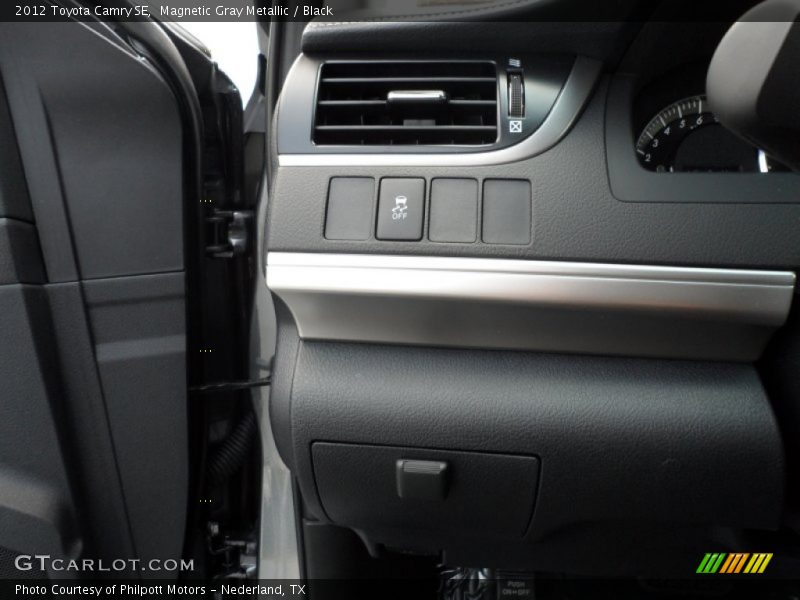 Magnetic Gray Metallic / Black 2012 Toyota Camry SE