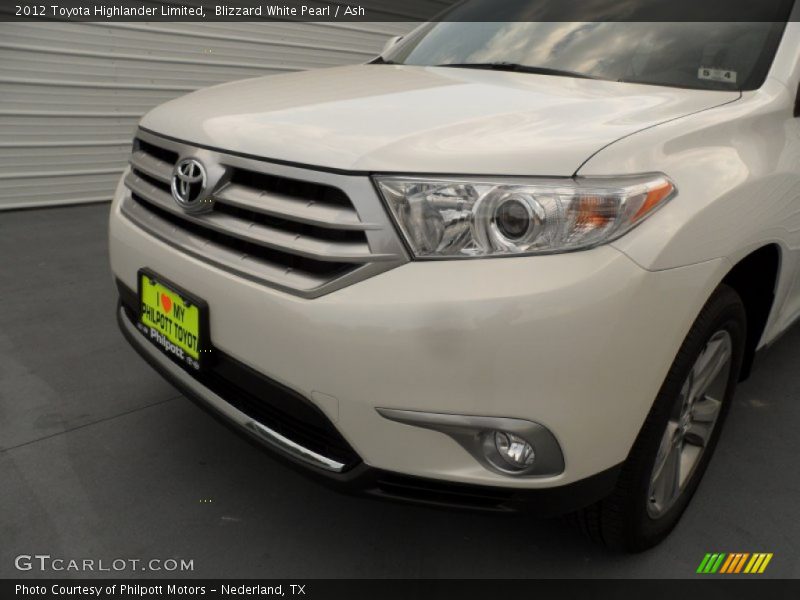 Blizzard White Pearl / Ash 2012 Toyota Highlander Limited