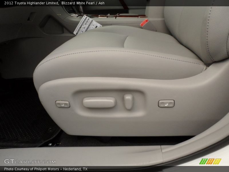 Blizzard White Pearl / Ash 2012 Toyota Highlander Limited