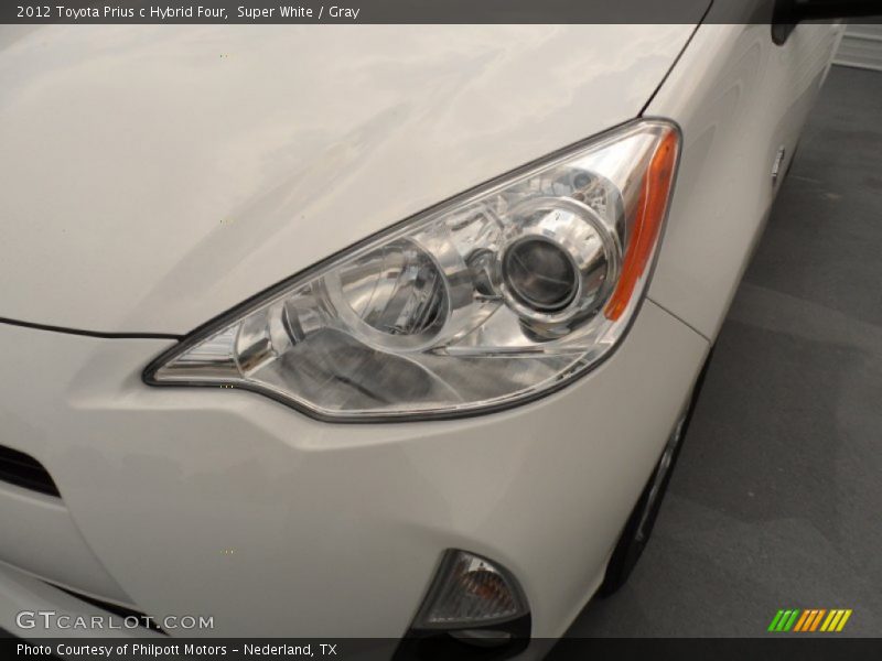 Super White / Gray 2012 Toyota Prius c Hybrid Four