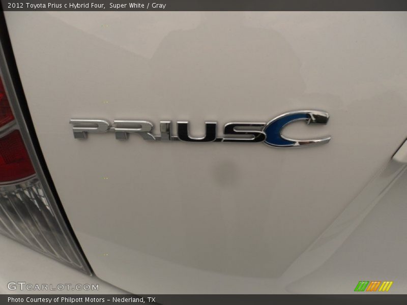Super White / Gray 2012 Toyota Prius c Hybrid Four
