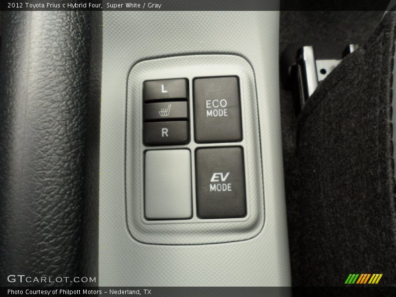 Super White / Gray 2012 Toyota Prius c Hybrid Four