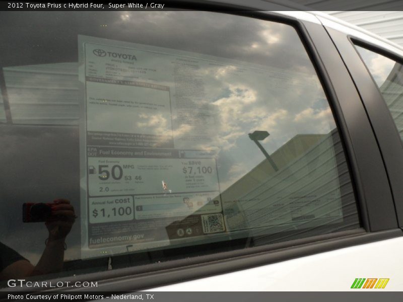 Super White / Gray 2012 Toyota Prius c Hybrid Four