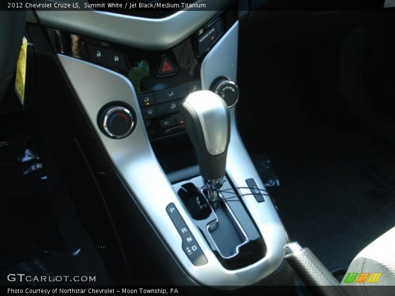 Summit White / Jet Black/Medium Titanium 2012 Chevrolet Cruze LS