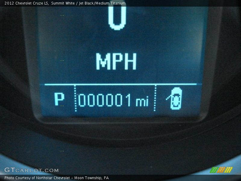 Summit White / Jet Black/Medium Titanium 2012 Chevrolet Cruze LS